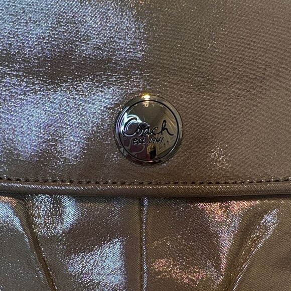 Coach Metallic Champagne Gold Shimmer Pleated Leather XL Wristlet Clutch F45263 - Picture 15 of 15